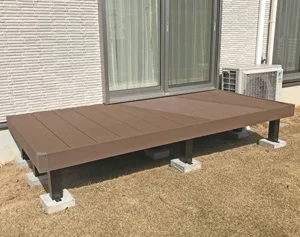 人工木デッキ（樹脂製）