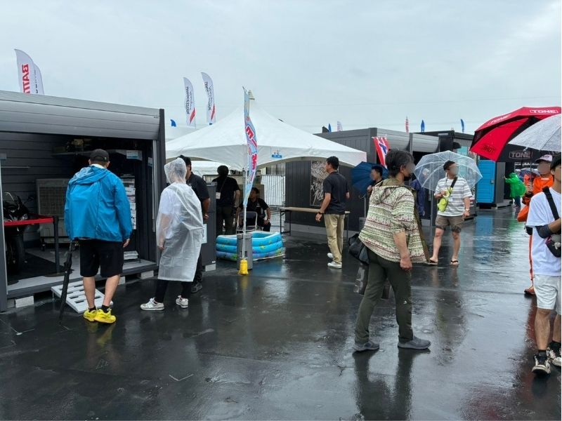 展示ブースの様子。雨にも関わらず大盛況でした!