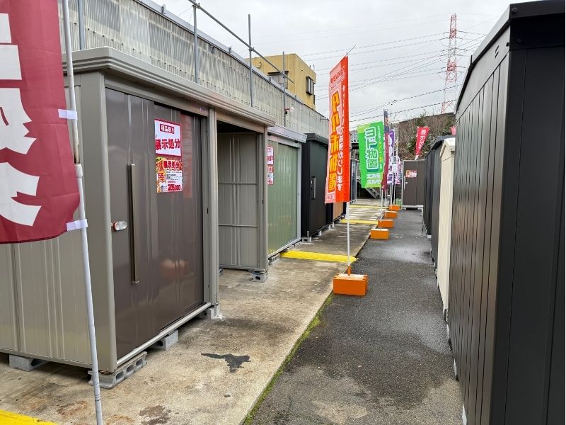 夏焼店 物置 展示場の全体写真２