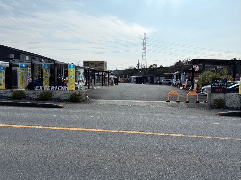 愛知県日進市のエクステリアのキロ夏焼店、お車で入りやすい広々とした入り口