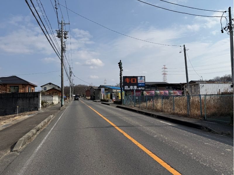 キロ夏焼店へのアクセス、お車でお越しいただく際の目印となる看板（西から来た場合）