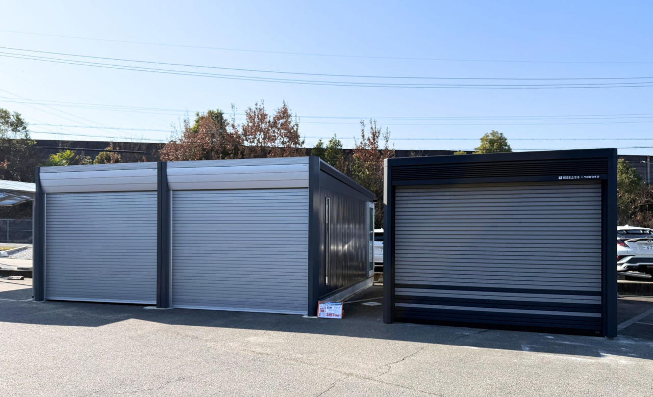 キロ夏焼店に展示されたヨドコウ・ラヴィージュⅢモデリスタとイナバ・アルシアの外観比較